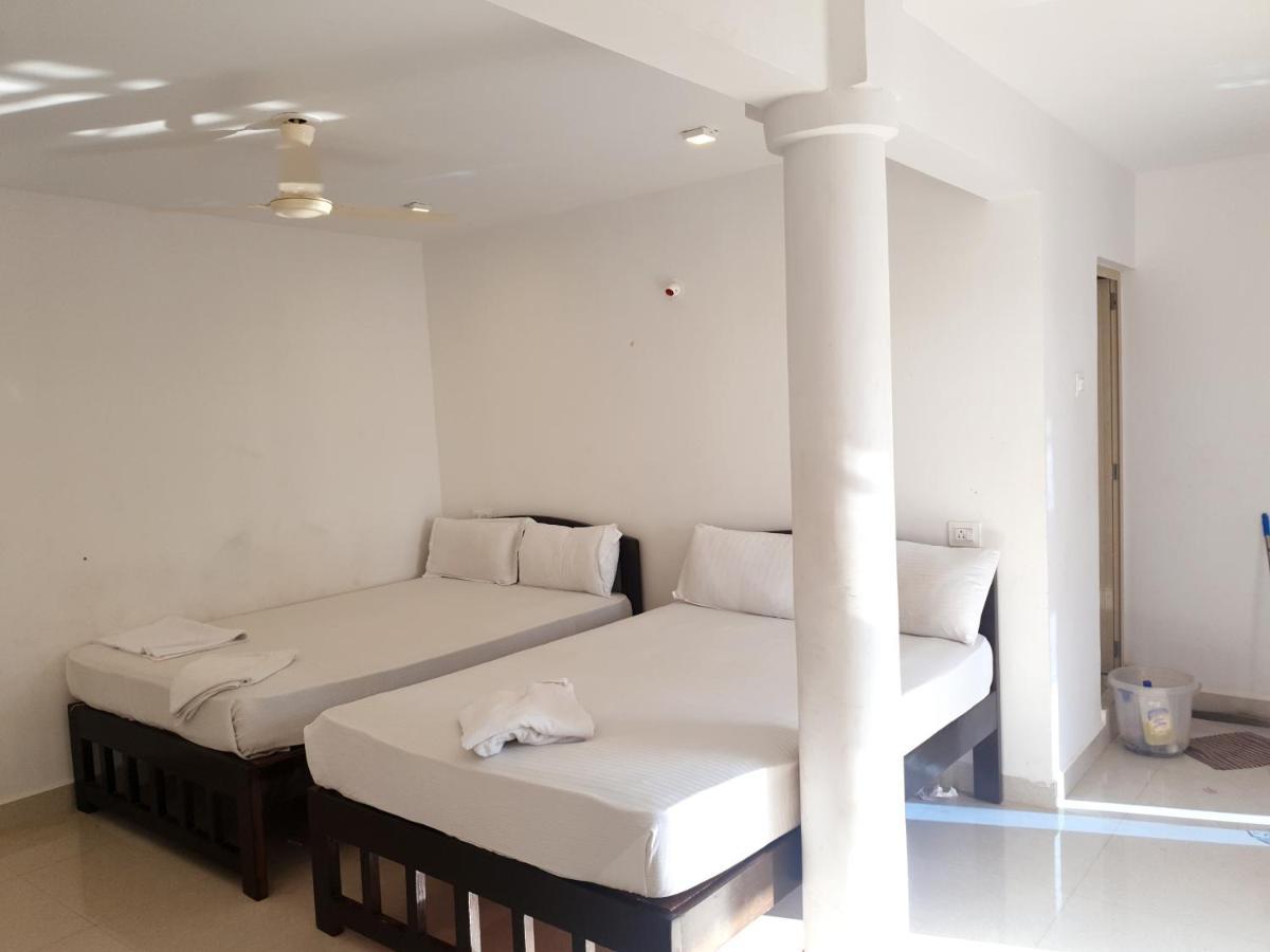 Baga Beach Exotica Hotel Bagian luar foto