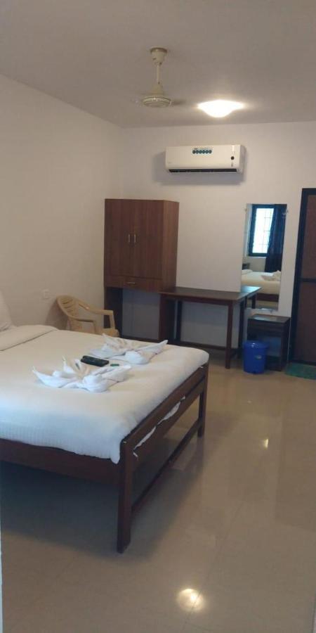 Baga Beach Exotica Hotel Bagian luar foto
