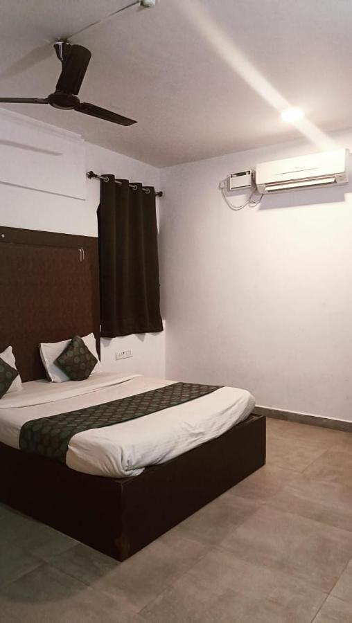Baga Beach Exotica Hotel Bagian luar foto