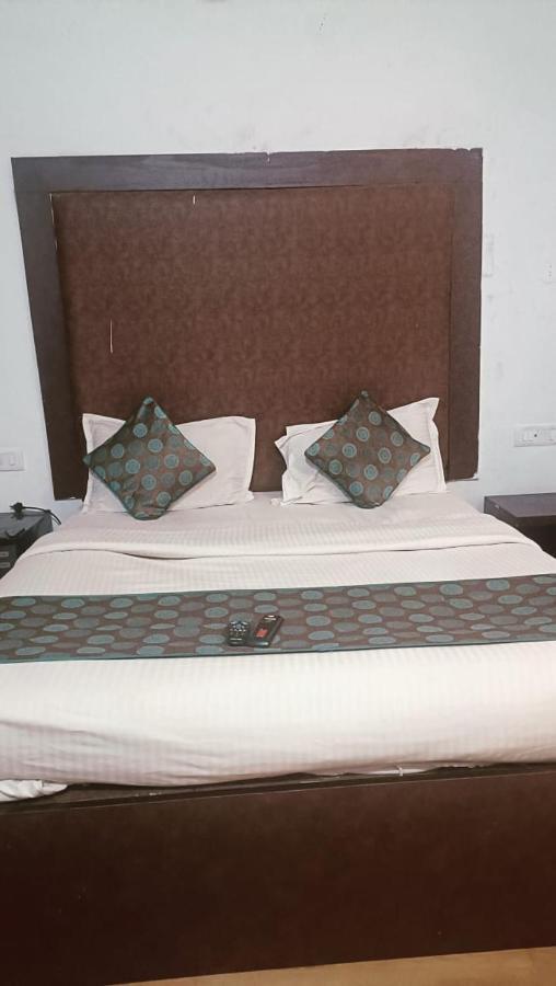 Baga Beach Exotica Hotel Bagian luar foto