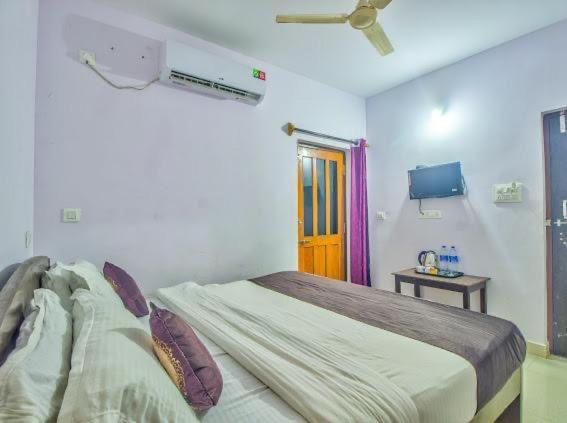Baga Beach Exotica Hotel Bagian luar foto